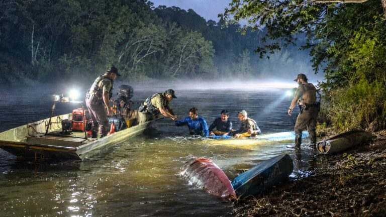 Texas Game Wardens Help Rescue Four Kayakers After Sabine River Emergency Turns Serious Overnight